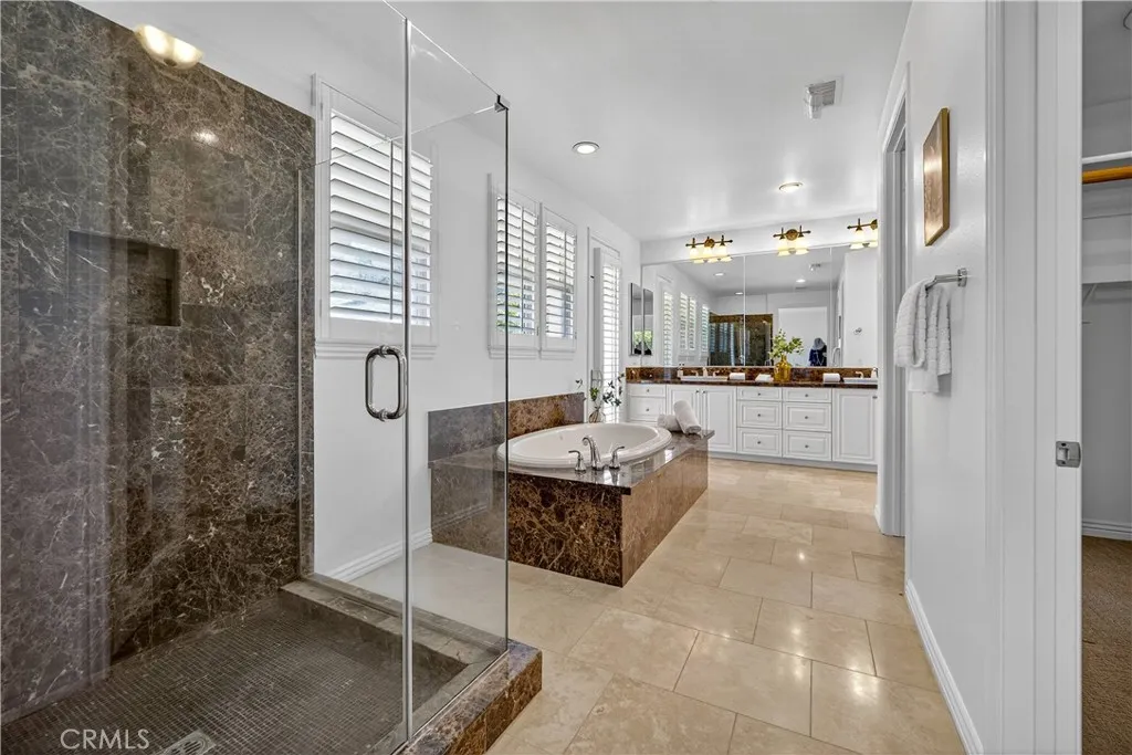 Calabasas, California 91302, United States, 5 Bedrooms Bedrooms, ,4 BathroomsBathrooms,Residential,Active,222385