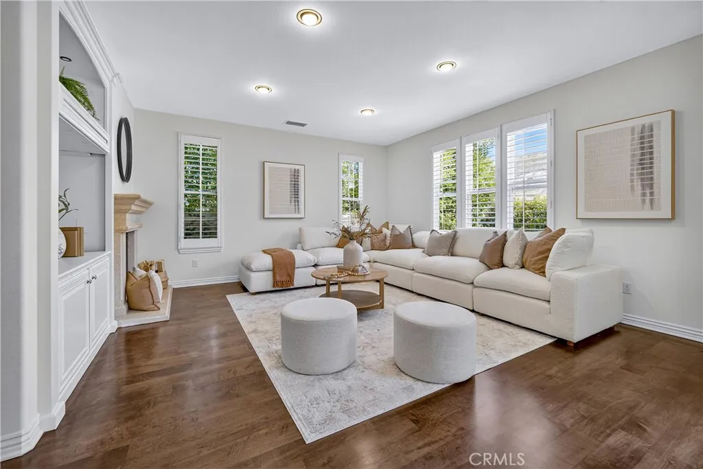 Calabasas, California 91302, United States, 5 Bedrooms Bedrooms, ,4 BathroomsBathrooms,Residential,Active,222385