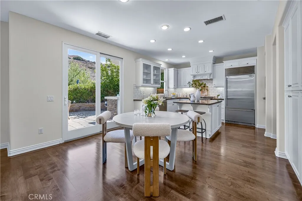 Calabasas, California 91302, United States, 5 Bedrooms Bedrooms, ,4 BathroomsBathrooms,Residential,Active,222385