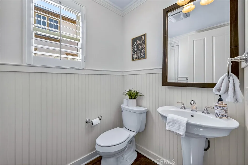 Calabasas, California 91302, United States, 5 Bedrooms Bedrooms, ,4 BathroomsBathrooms,Residential,Active,222385