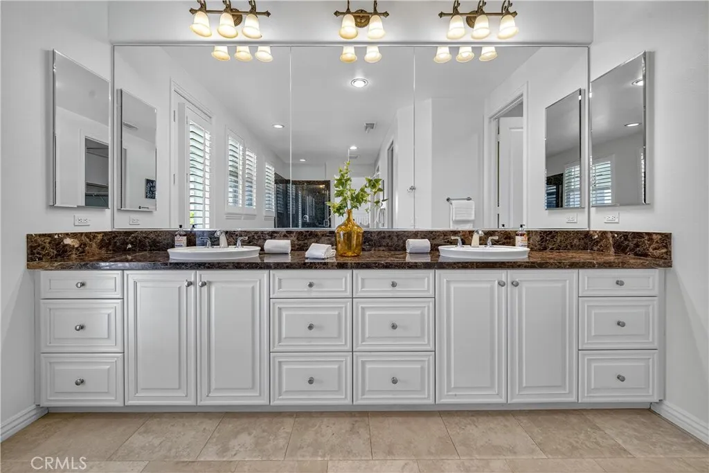 Calabasas, California 91302, United States, 5 Bedrooms Bedrooms, ,4 BathroomsBathrooms,Residential,Active,222385