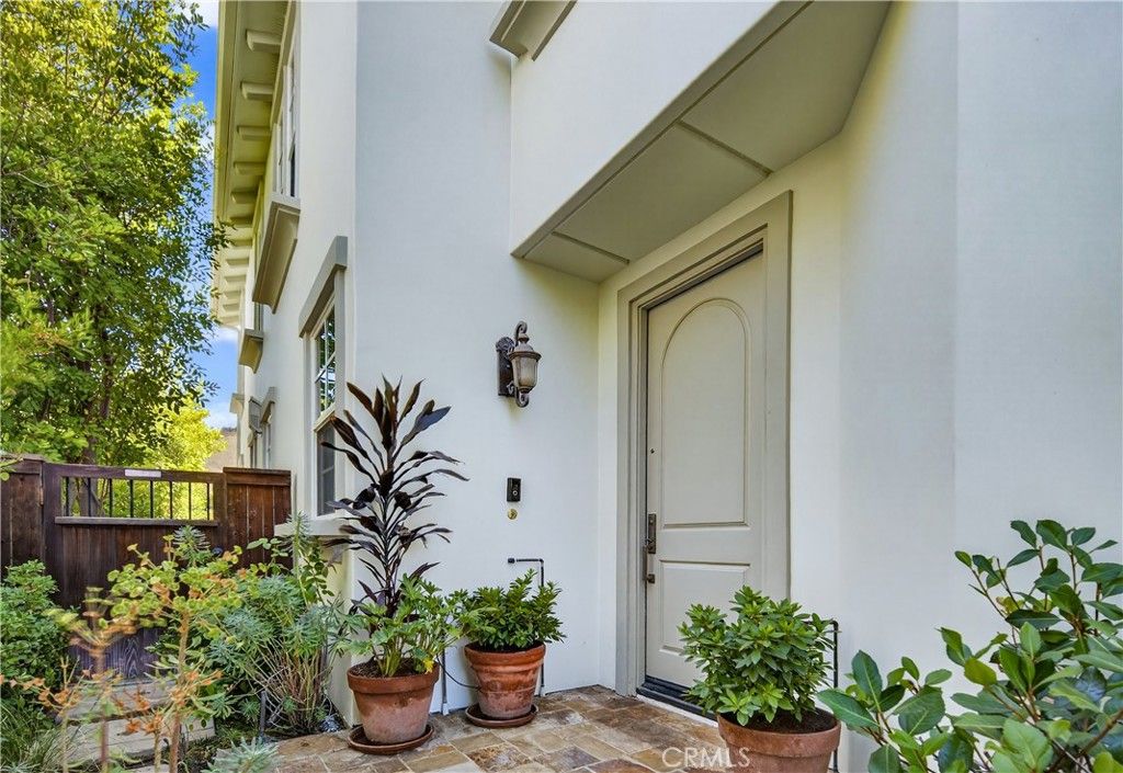 Photo of 4622 Cielo Circle, Calabasas, CA 91302 (MLS # SR25231544)