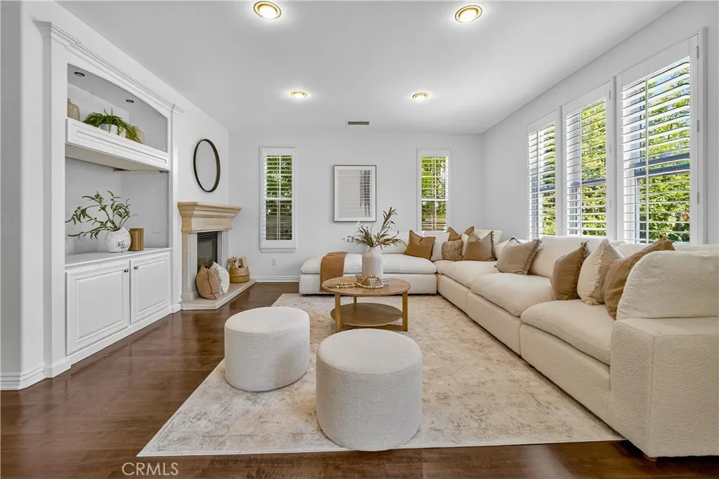 Calabasas, California 91302, United States, 5 Bedrooms Bedrooms, ,4 BathroomsBathrooms,Residential,Active,222385