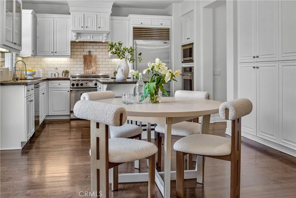 Calabasas, California 91302, United States, 5 Bedrooms Bedrooms, ,4 BathroomsBathrooms,Residential,Active,222385