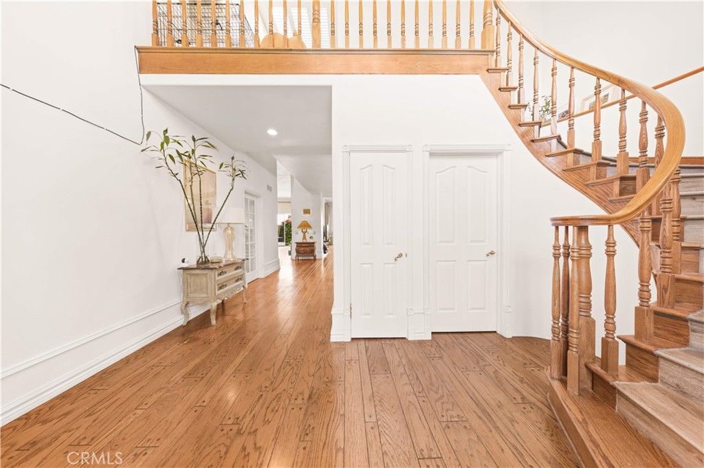 Photo of 2282 Canyonback Rd, Los Angeles, CA 90049 (MLS # AR26025507)