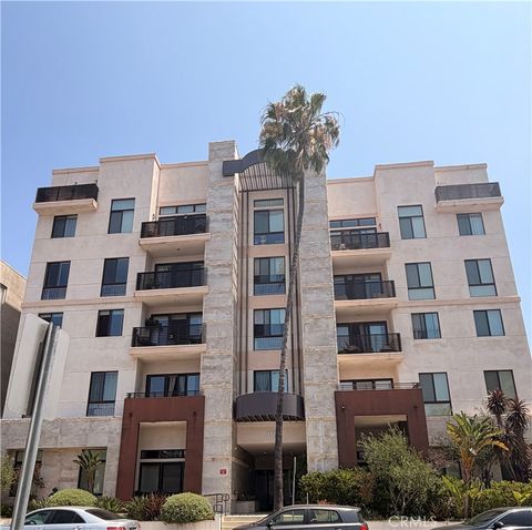 Photo of 118 S Kenwood Street #407, Glendale, CA 91205 (MLS # PW26099946)