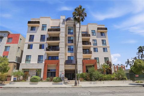 Photo of 118 S Kenwood Street #407, Glendale, CA 91205 (MLS # PW26099946)