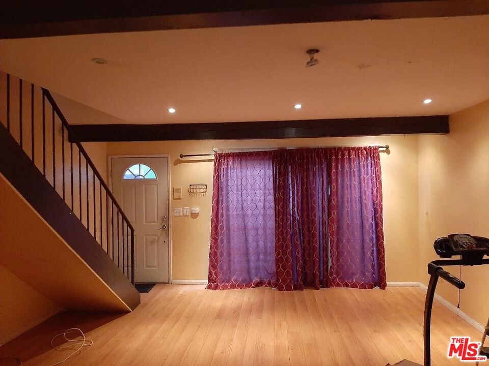 719 N Eucalyptus Avenue 6C