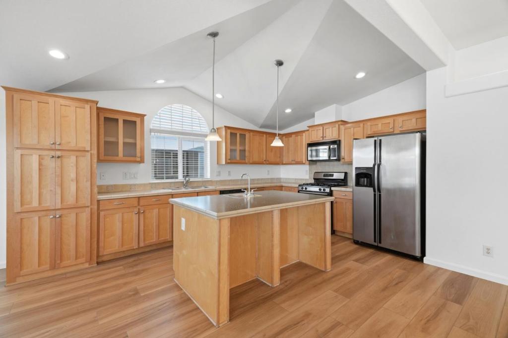 1085 Tasman Drive 234