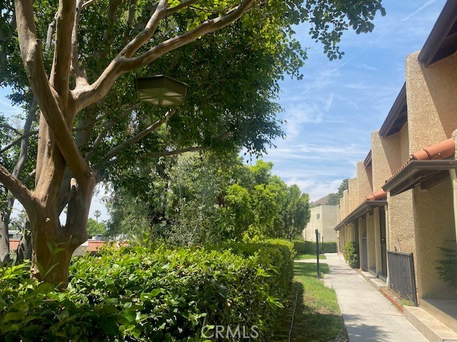Discover The Prestigious Cabrini Villas tri-level townhouses w/2 car attached garage above Woodbury University and Glenoaks Blvd in the Burbank Hills. Country Club Living w/A Sharp Clubhouse/Pool (heated all year) /Spa/Sauna. 5 Tennis Courts + A New picket ball court, 6 more pools, play areas for children, volleyball and basketball courts, too. Top of hill A 4 AC Cabrini Villa Park. Private security patrol. Burbank mailing address not Burbank schools.Contact Burbank Schools for info re permit!
Best buy, today! Burbank City View. Sharp/bright 2 brs, 1.5 ba, 2 car gar, 1151 SF. Freshly painted white, new toilets, hardwood floors in the living room open to the dining area/kitchen. White cabinets, stainless steel appliances refrigerator, gas stove and dishwasher incl+ washer/dryer in the laundry room by the garage. New carpet. New garage door. Master Suite w/walk-in closet. Master suite with full bath shared with the second bedroom. Private patio. Lots of parking close by. Hurry to make your best offer on this bargain, today!