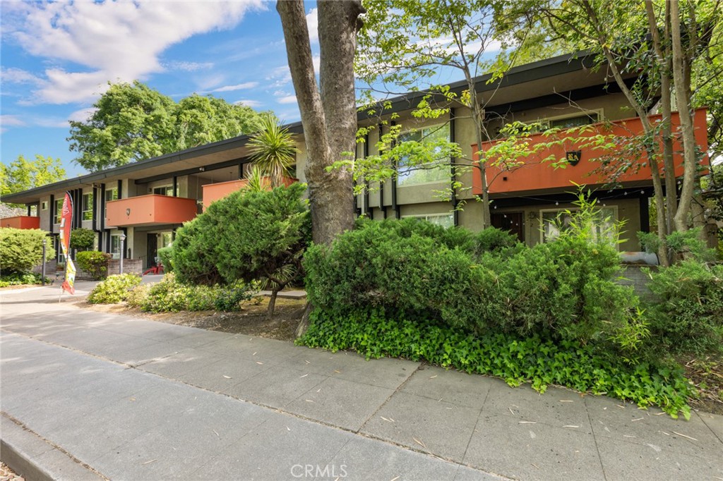 1120 Esplanade