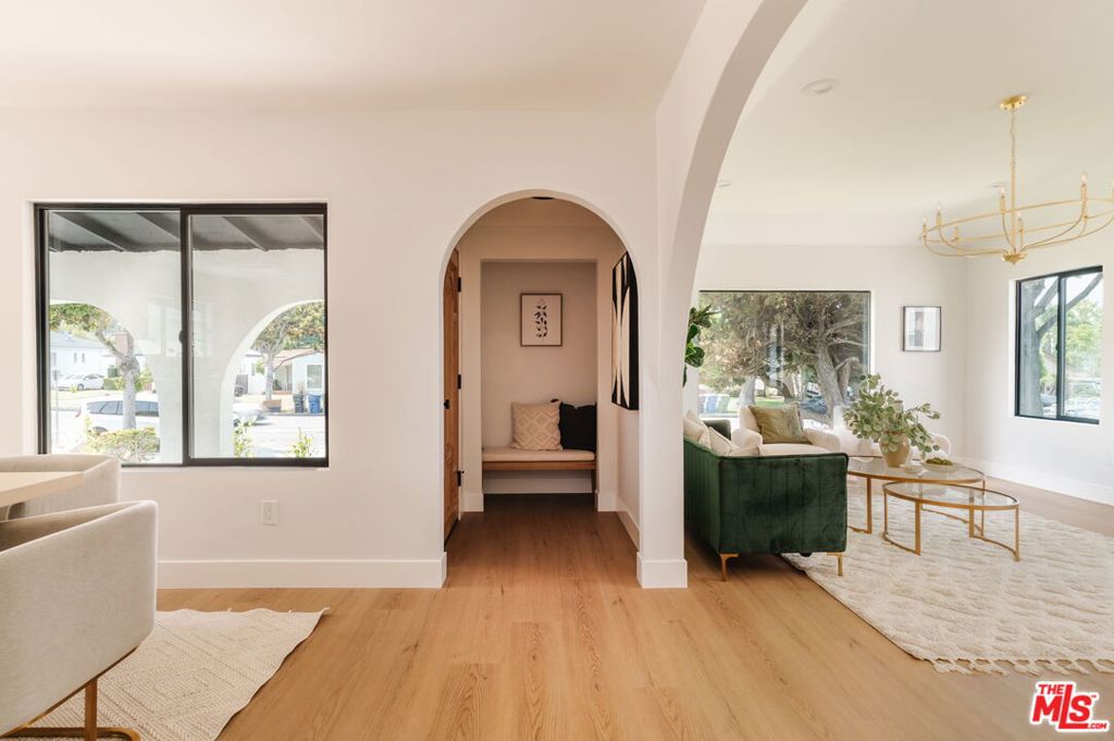 445 W Fairview Boulevard