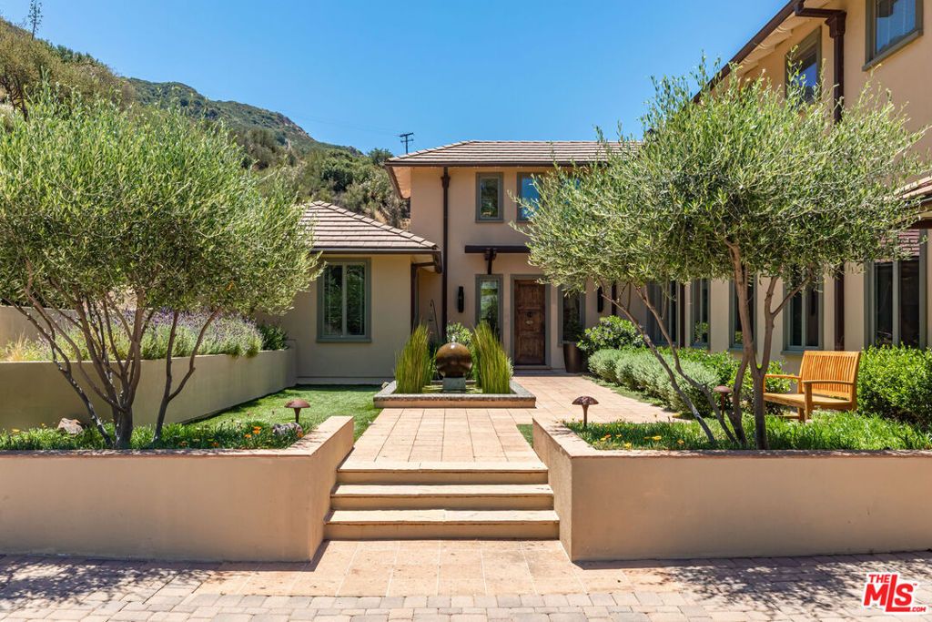 Photo of 1045 Cold Canyon Road, Calabasas, CA 91302 (MLS # 26635355)