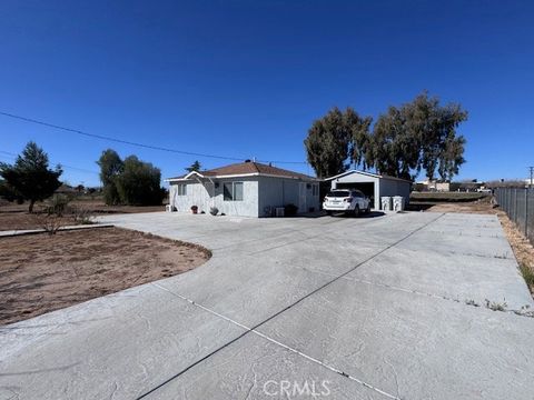 Photo of 11918 Hemlock Ave, Hesperia, CA 92345 (MLS # RS26073750)