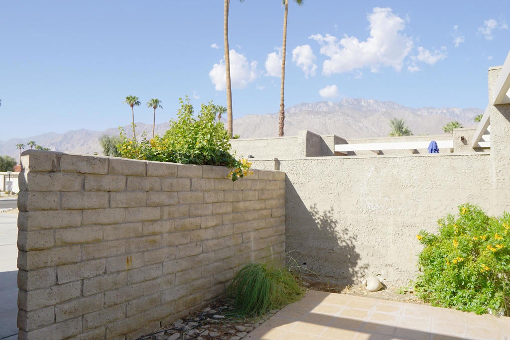 1880 Tamarisk Road