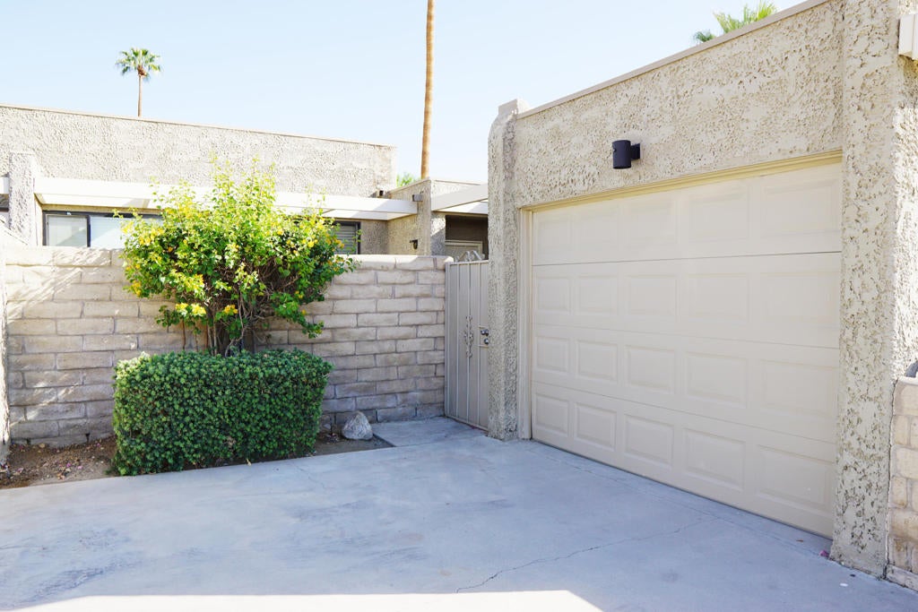 1880 Tamarisk Road