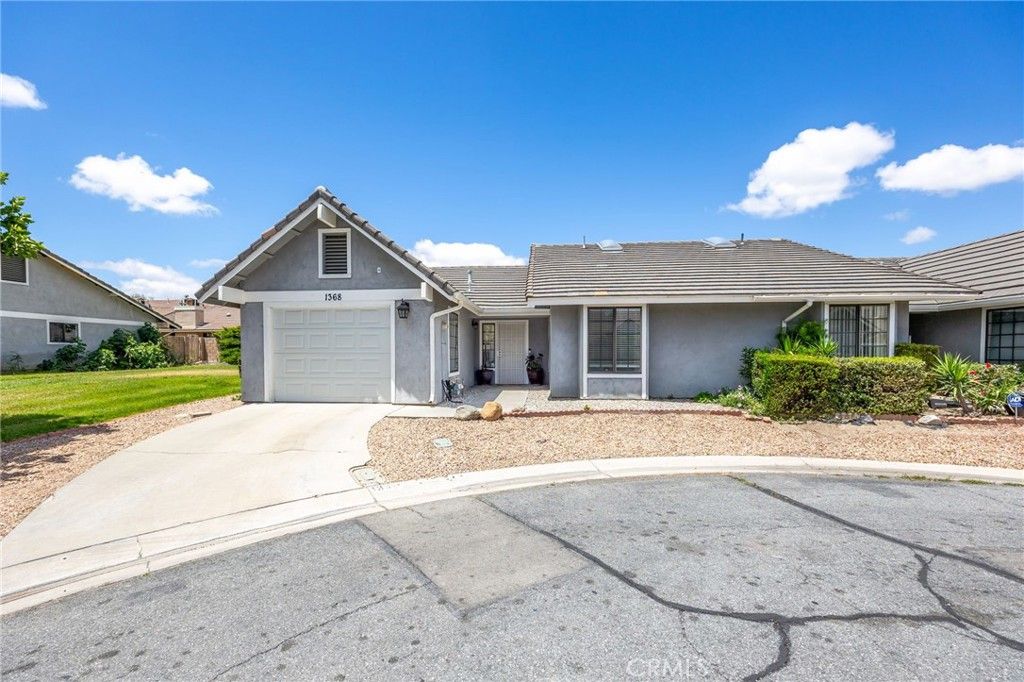 Photo of 1368 Randolph CIR, San Jacinto, CA 92583 (MLS # SW26117074)