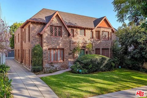 Photo of 1260 N Flores Street #5, West Hollywood, CA 90069 (MLS # 26760341)