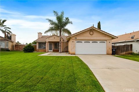 Photo of 1033 Shelby St, Beaumont, CA 92223 (MLS # TR26084451)