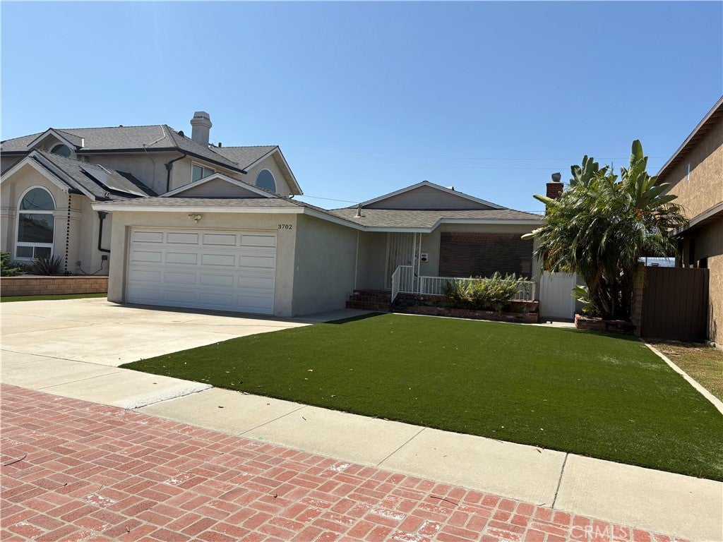 3702 W 226th