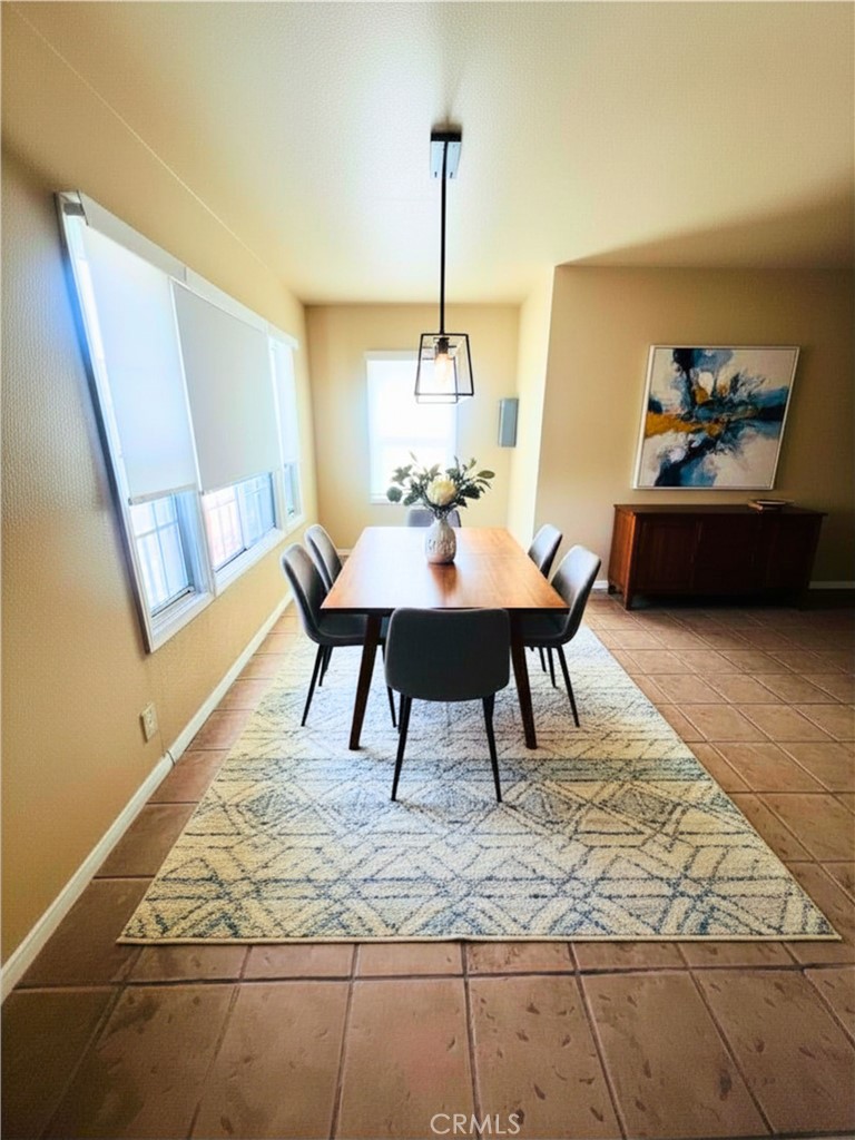 7319 S Normandie
