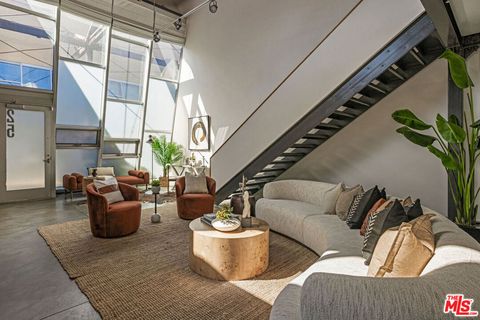 Photo of 130 S Hewitt Street #25, Los Angeles, CA 90012 (MLS # 26670501)