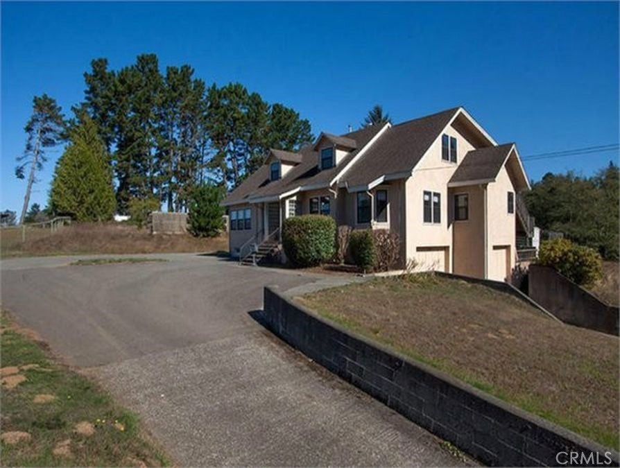 4415 Woods Lane