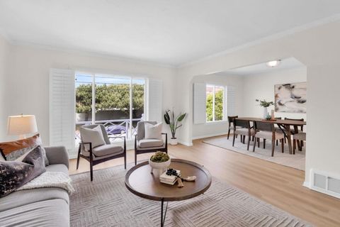 Photo of 2521 QUINTARA Street, San Francisco, CA 94116 (MLS # ML82044659)