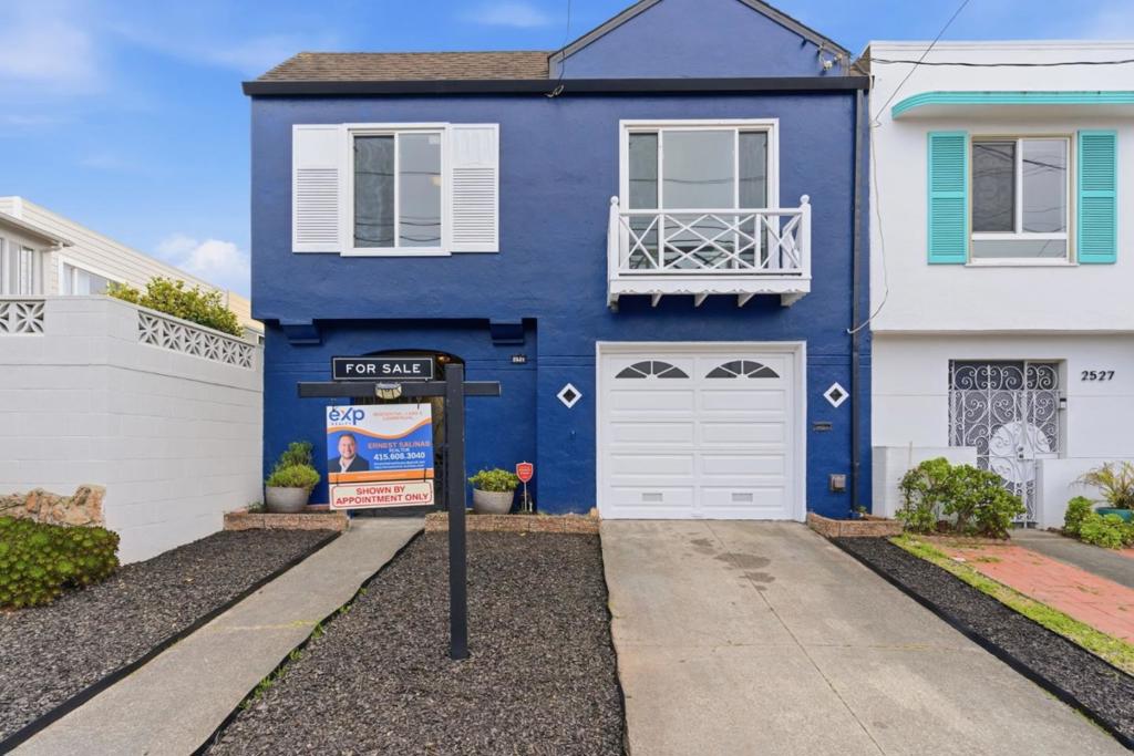 2521 QUINTARA Street