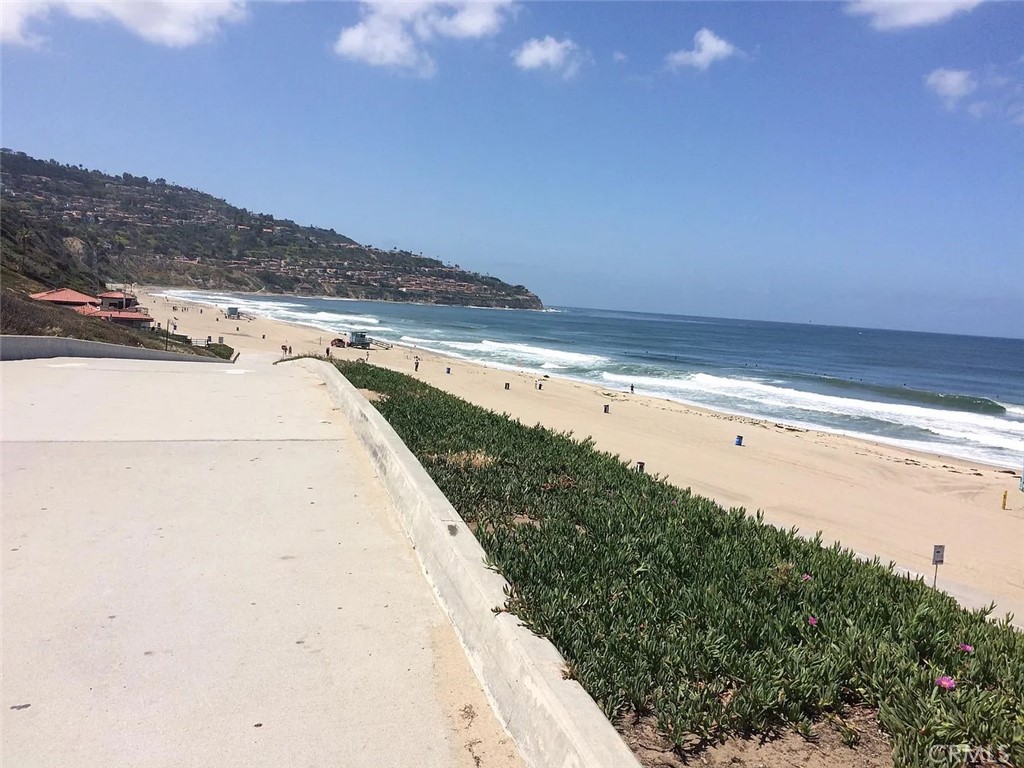 702 S Pacific Coast Highway
