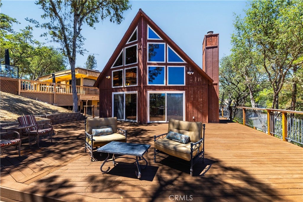 2743 Lookout Loop