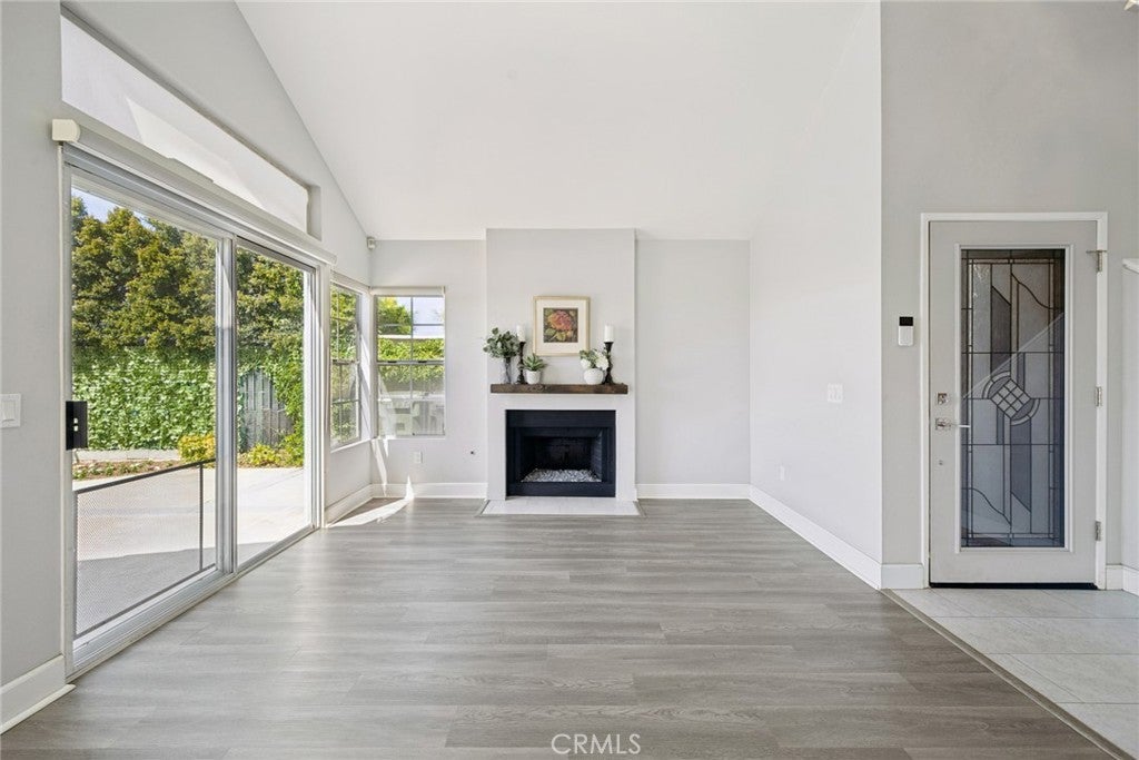 6111 E Garnet