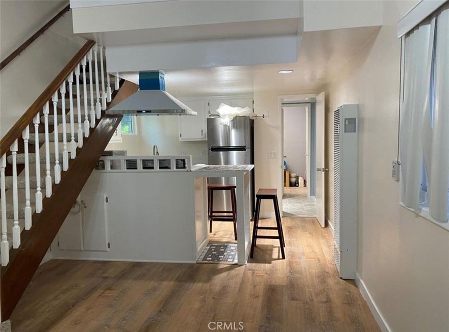 Modern Living in the Heart of Culver City.
Welcome to your new home in one of Culver City’s most sought-after neighborhoods. This beautifully updated unit at 4139 A Jackson Ave offers a perfect blend of comfort, convenience, and contemporary style all within minutes of the area’s best dining, shopping, and entertainment.
Step inside to an inviting open-concept layout with abundant natural light, stylish flooring, and a spacious living area perfect for relaxing or entertaining. The modern kitchen features sleek countertops, ample cabinetry, and stainless-steel appliances, making meal prep easy and enjoyable.
Enjoy generously sized bedroom, a refreshed bathroom with modern finishes, and in-unit conveniences such as air conditioning and updated fixtures throughout. Private outdoor space provides the perfect spot for morning coffee or evening unwinding.
Located in the vibrant Arts District/Walkable Culver City corridor, this home places you close to the Jackson Market, Metro line, Amazon Studios, Sony Pictures, the Culver Steps, Trader Joe’s, parks, bike paths, and major freeways for an effortless commute.
Prime Culver City location near restaurants, shops & transit.
This is an excellent opportunity to enjoy modern living in a quiet, charming neighborhood just moments from everything Culver City has to offer.