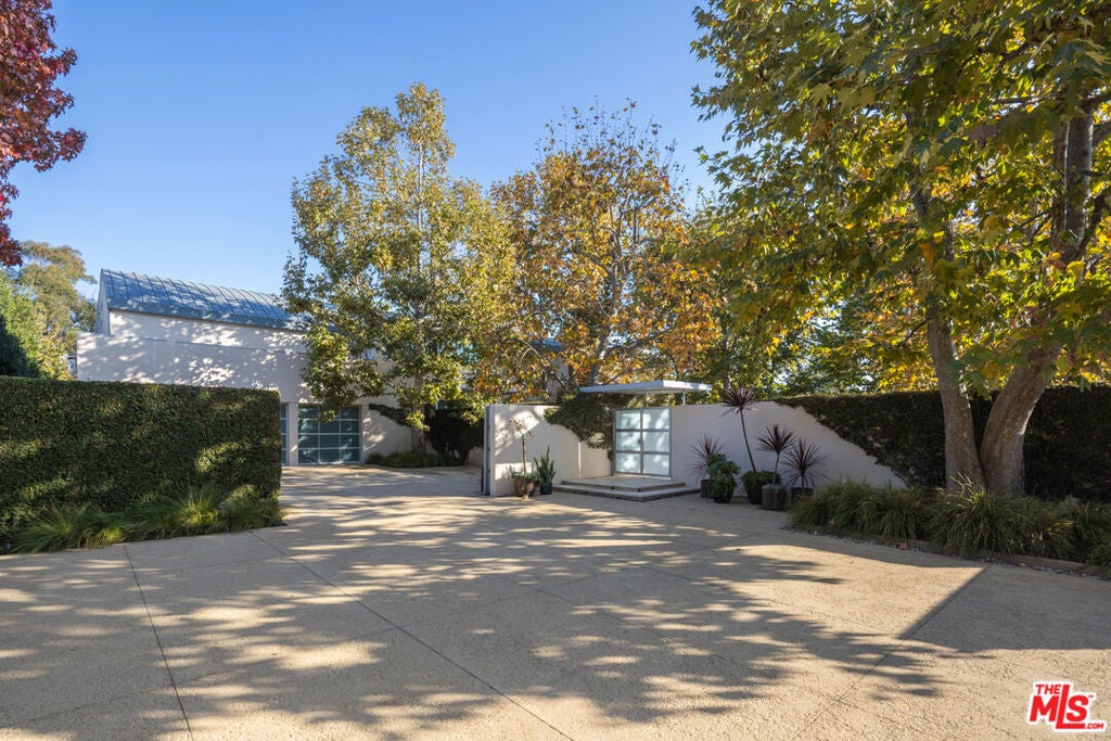 652 Chautauqua Boulevard
