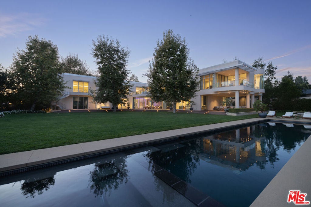 Photo of 652 Chautauqua Boulevard, Pacific Palisades, CA 90272 (MLS # 26997267)