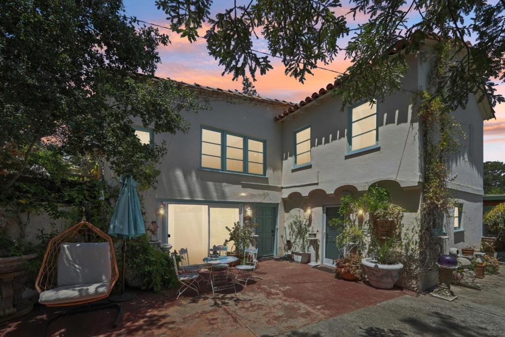 18211 Saratoga Los Gatos Road