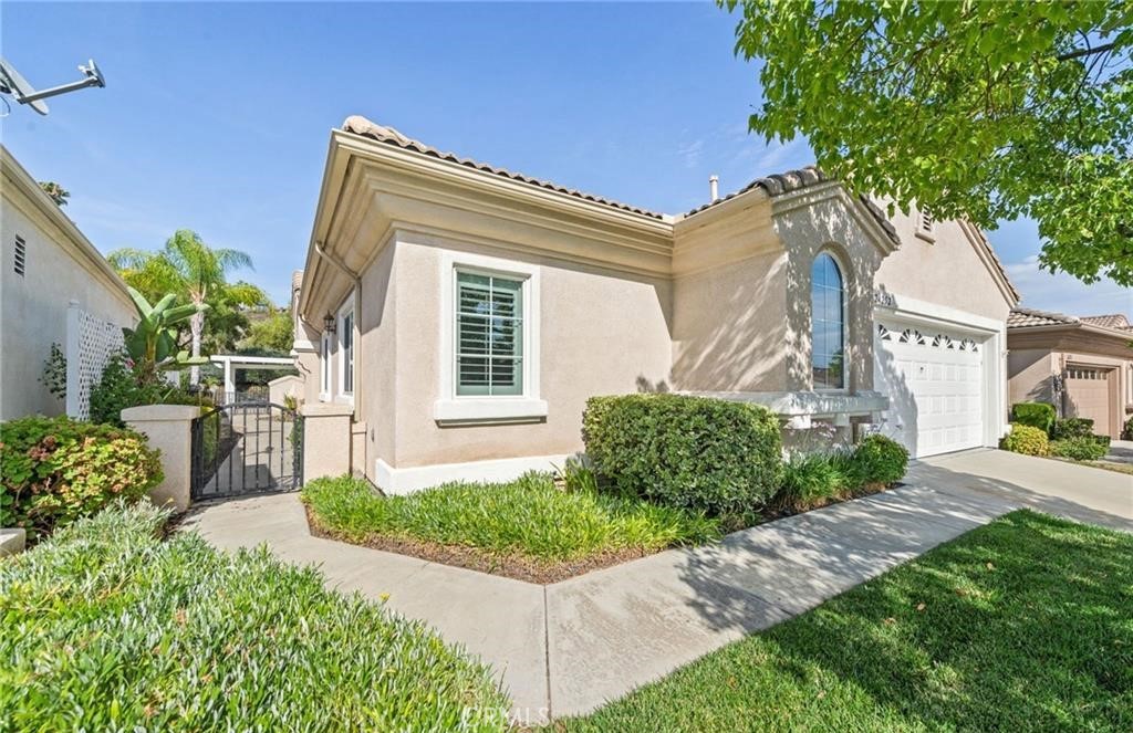 24252 Calle Artino