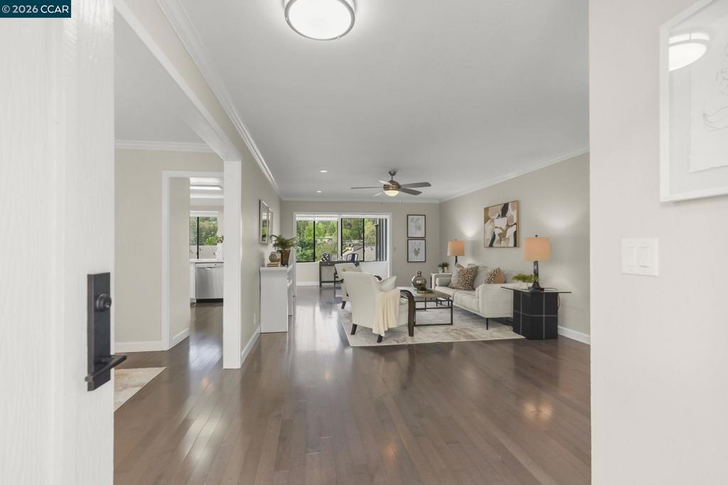 3386 Rossmoor Pkwy 6