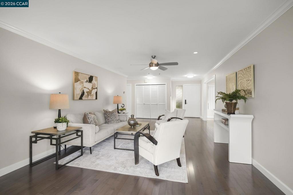 3386 Rossmoor Pkwy 6