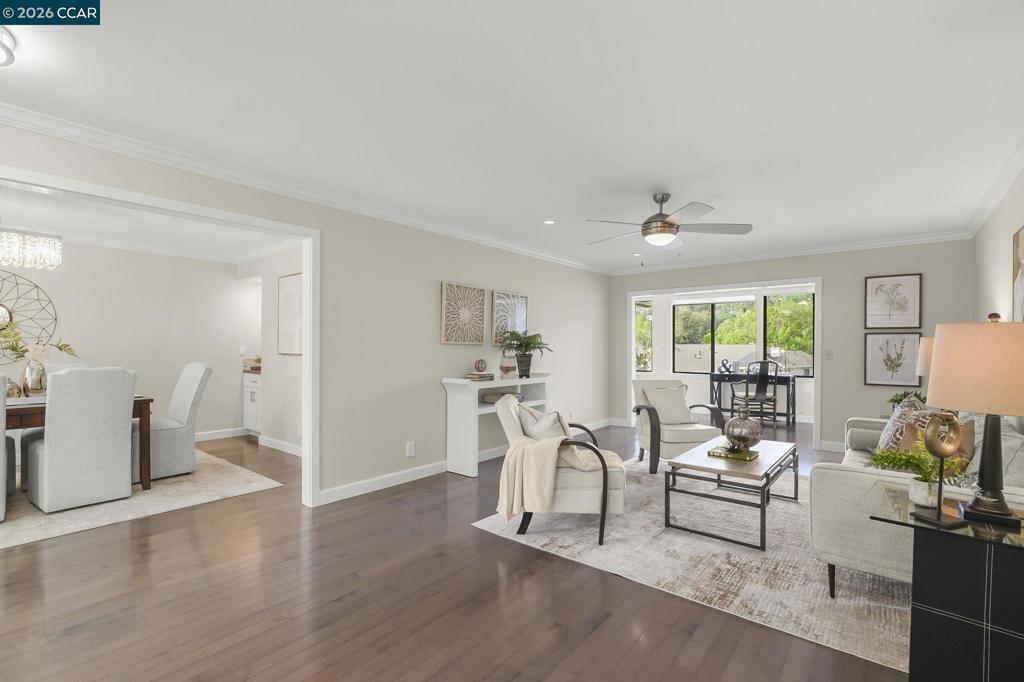 3386 Rossmoor Pkwy 6