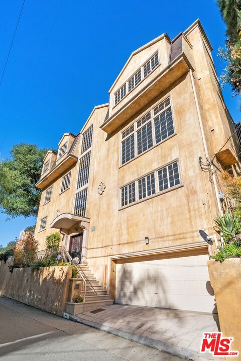 1808 Franklin Canyon Drive