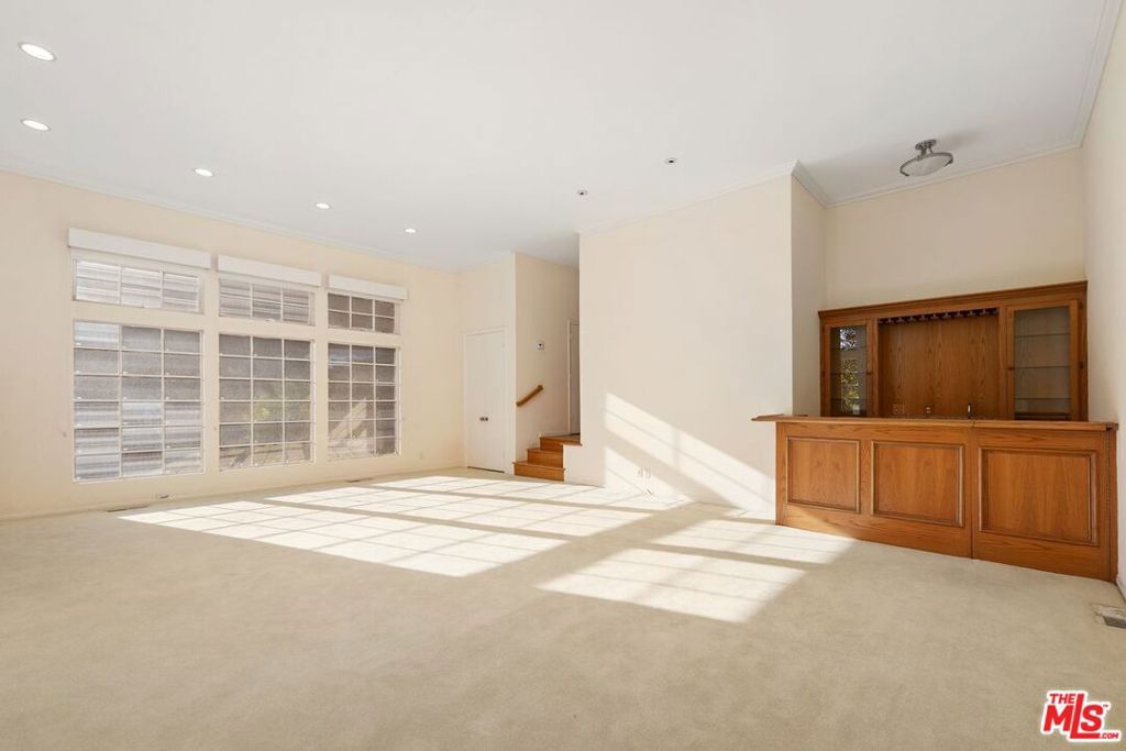 Photo of 1808 Franklin Canyon Drive, Beverly Hills, CA 90210 (MLS # 26638173)