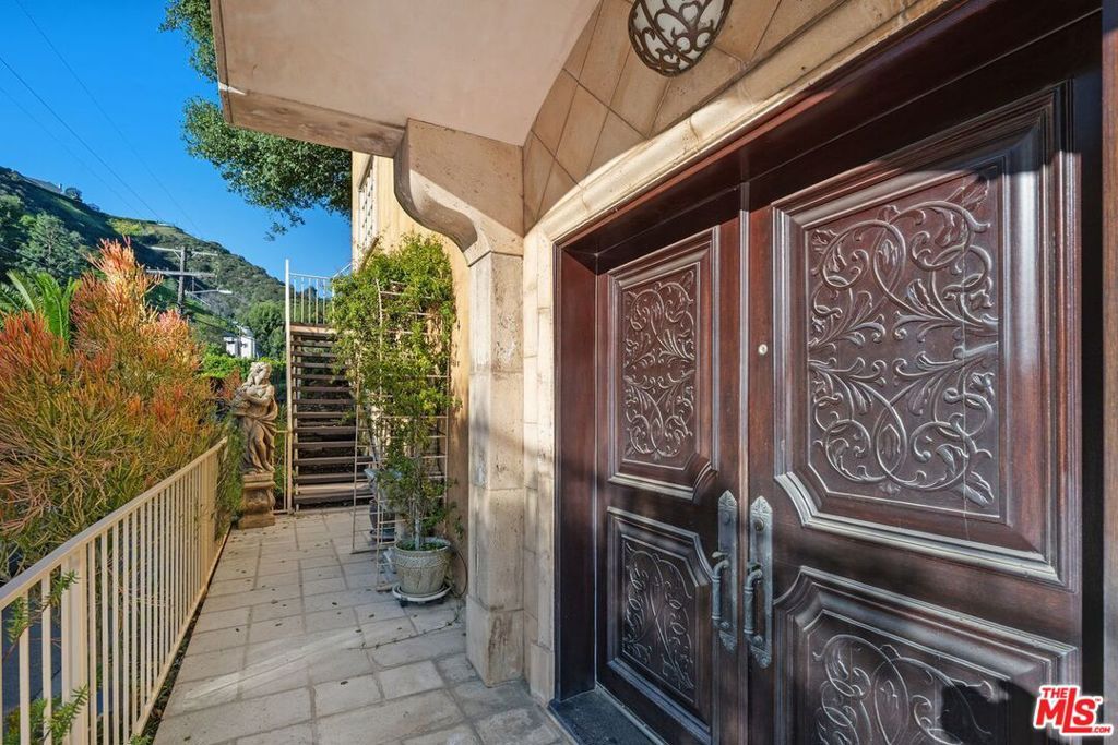 Photo of 1808 Franklin Canyon Drive, Beverly Hills, CA 90210 (MLS # 26638173)