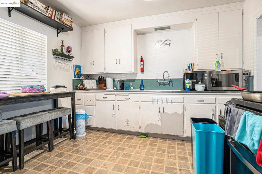 E OAKLAND - Residential Income