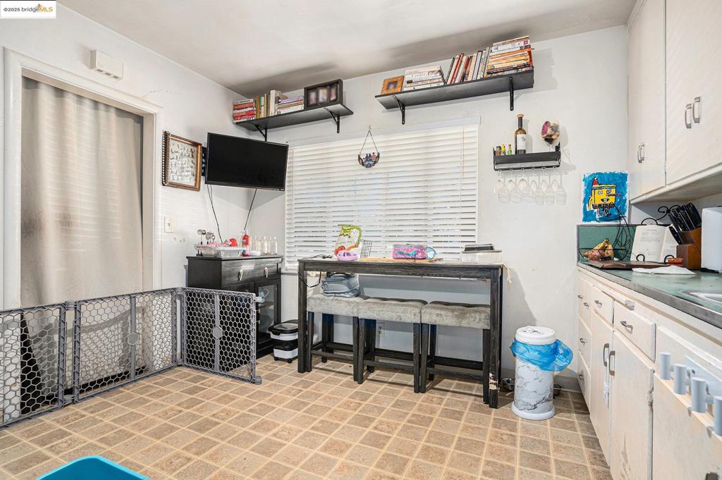 E OAKLAND - Residential Income