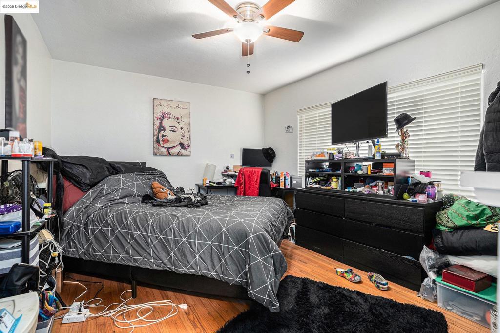 E OAKLAND - Residential Income