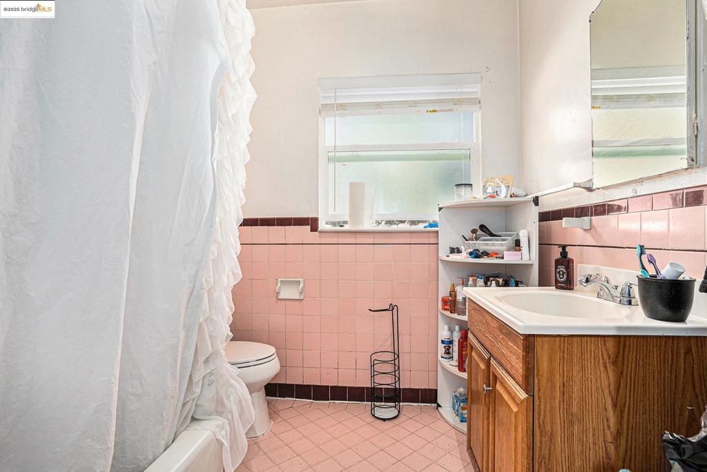 E OAKLAND - Residential Income