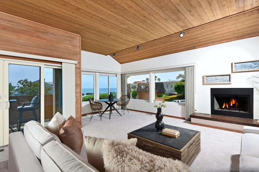 La Jolla, California 92037, United States, 3 Bedrooms Bedrooms, ,3 BathroomsBathrooms,Residential,Active,166729