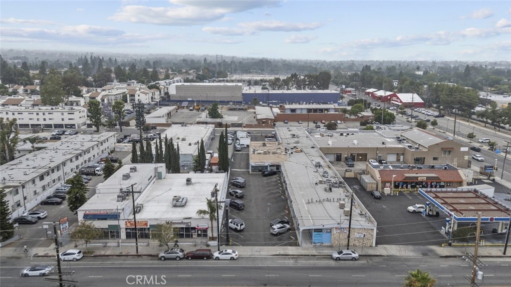 23 Reseda Boulevard