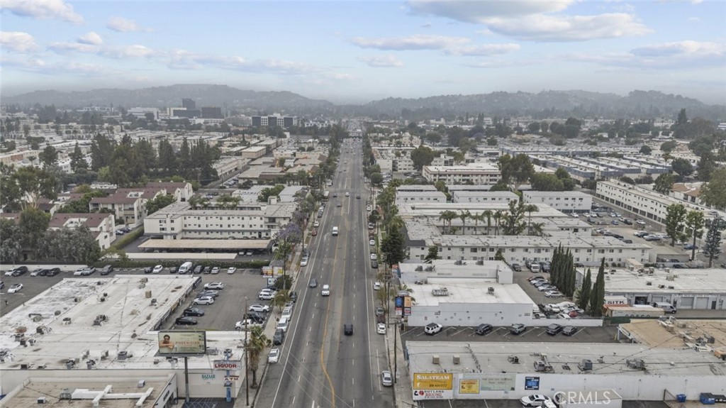 23 Reseda Boulevard